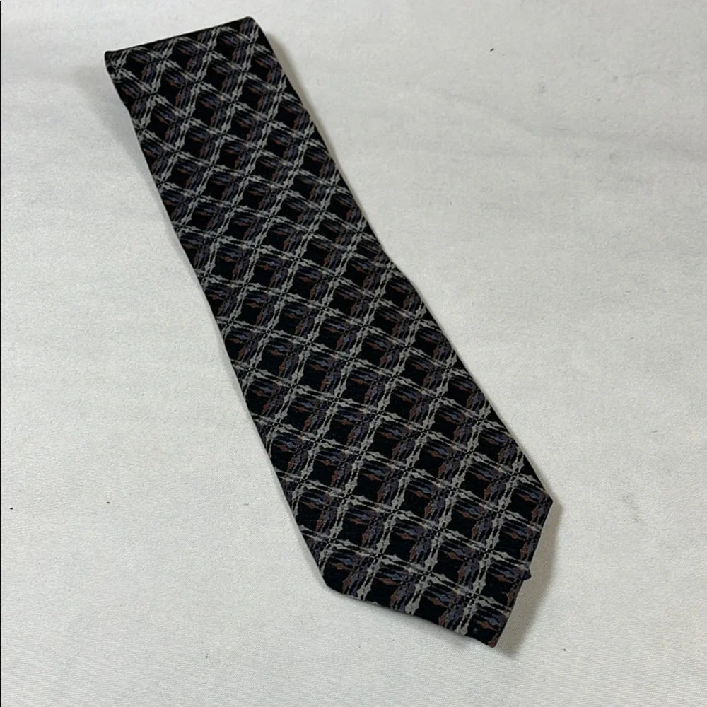 JHANE BARNES Vintage 100% Silk Geometric Men’s Necktie Black & Grey
